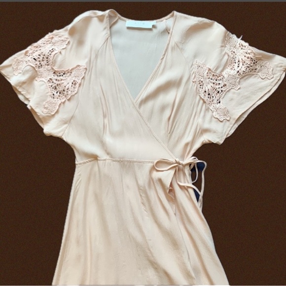 ASTR the Label Blush Pink Crochet Sleeve High Low Hem Feminine Wrap Dress Sz S - Picture 15 of 15